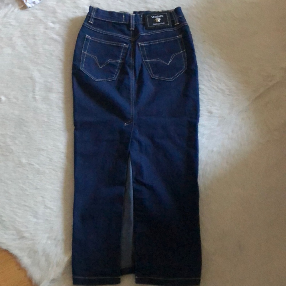 Too small - Picture 2 of 3